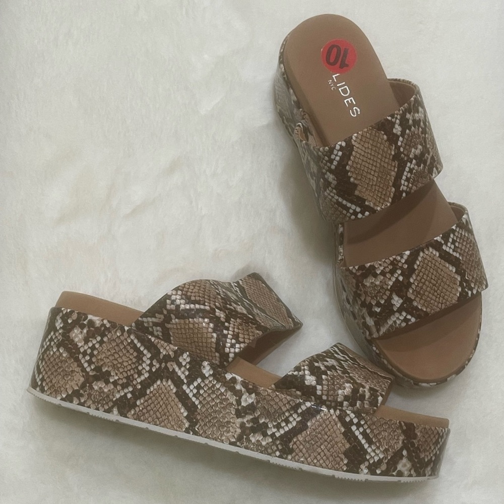 J/Slides NYC Snakeskin Platform Slides 10M